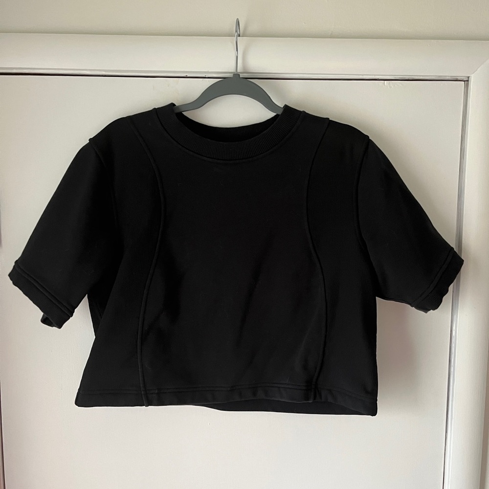 Lululemon cropped short sleeve sweatshirt